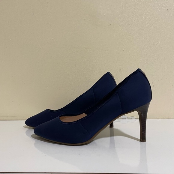 Taryn Rose Blue Soft Pump Heels Size 9 New - Picture 5 of 5